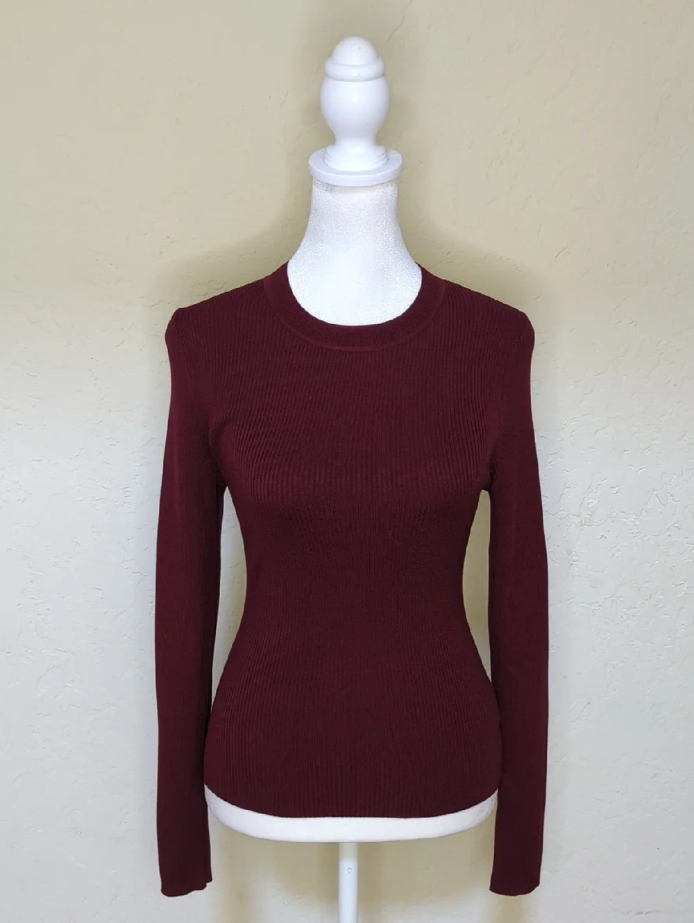 Express Burgundy Silky Soft Fitted Ribbed Crew Neck Sweater Size Small